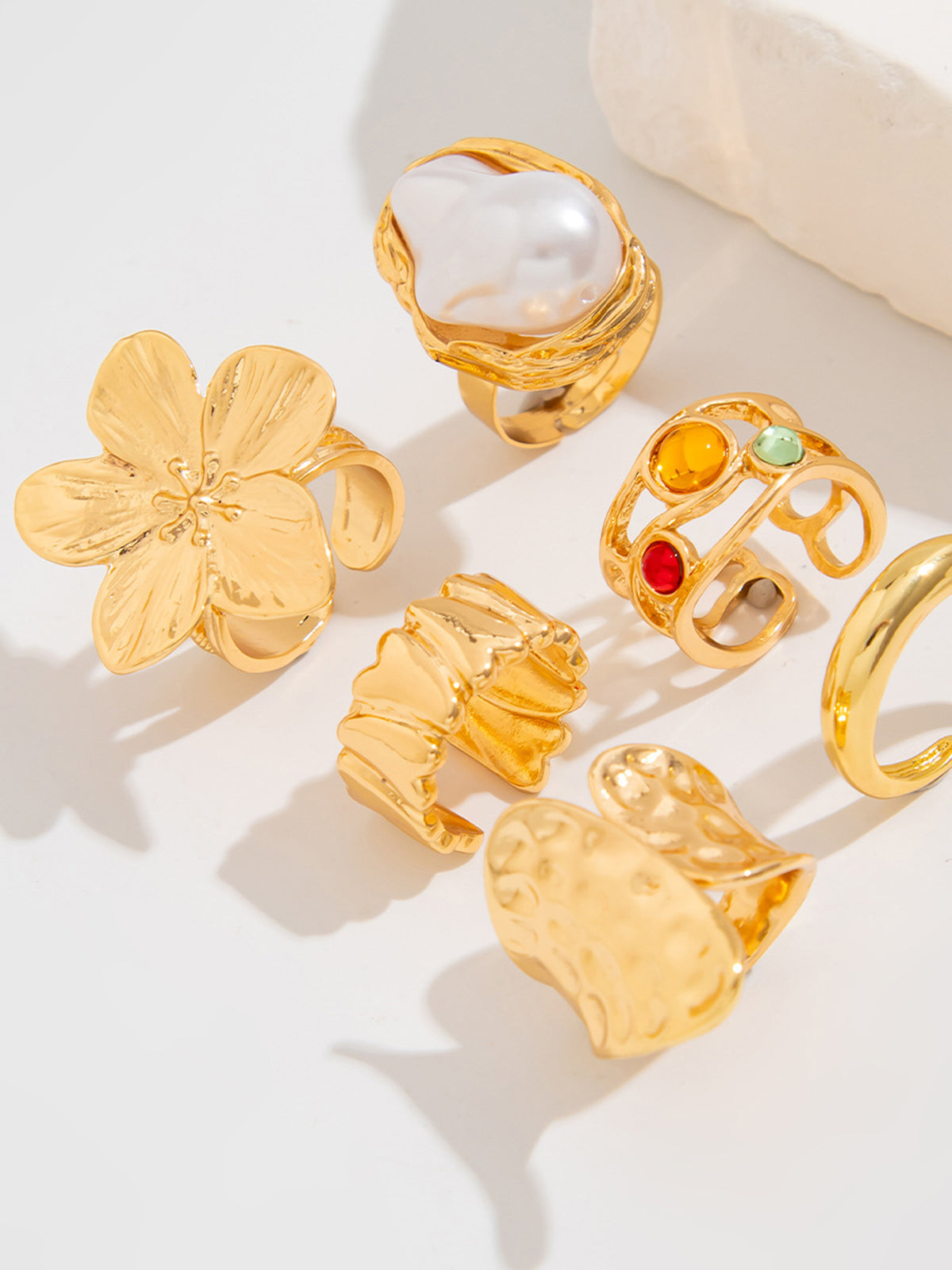 Zesdelige Statement Ringenset Parel Bloemaccenten Voor Elegante